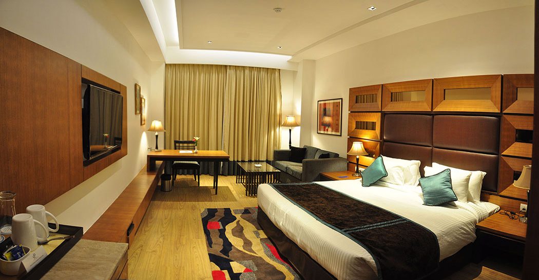 DELUXE ROOM